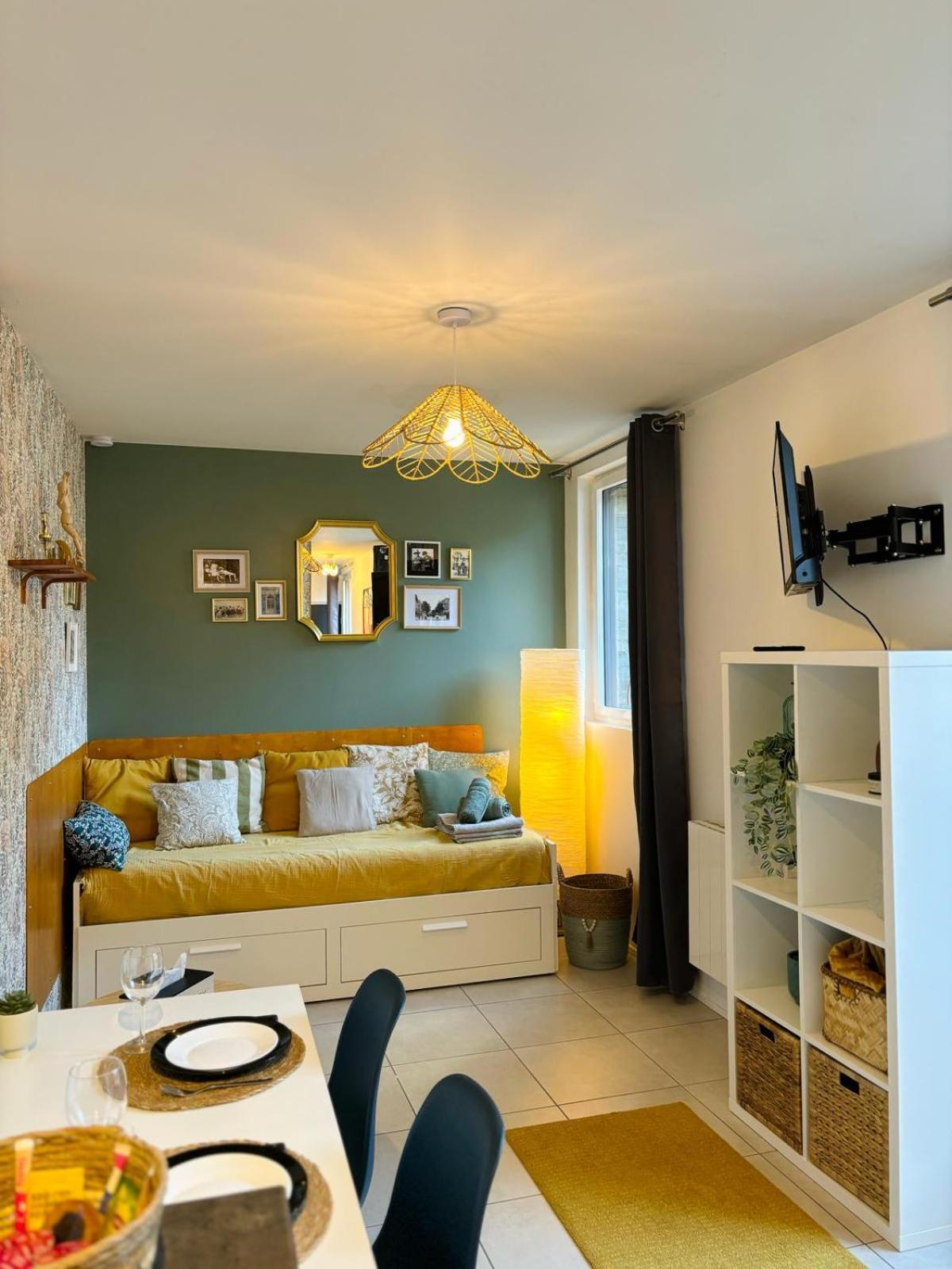 Le Marguerite & Le Melange Savant Apartment Руан Екстериор снимка